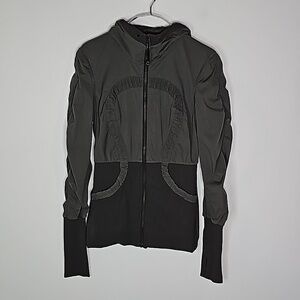 Lululemon gray size 6 zup up hooded design jacket